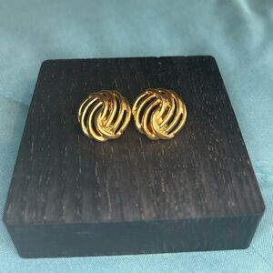 Vintage Monet Gold Tone Clip Earrings